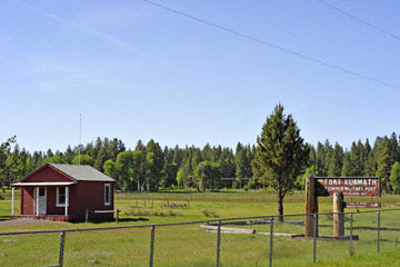 blog 58 Klamath Basin, Fremont-Winema NF, #62W Road Sign, Ft. Klamth (1863-1889), Oregon Scenic Byway, S. OR_DSC2996-5.11.16.(2).jpg