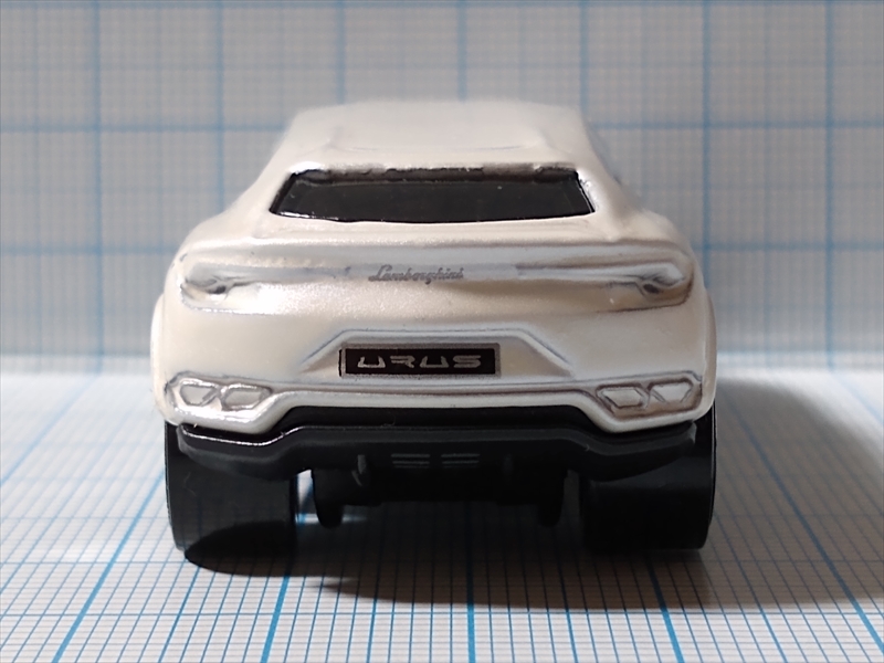 ホットウィール ランボルギーニ ウルスの画像２