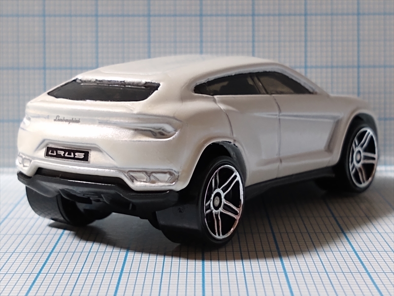 ホットウィール ランボルギーニ ウルスの画像４