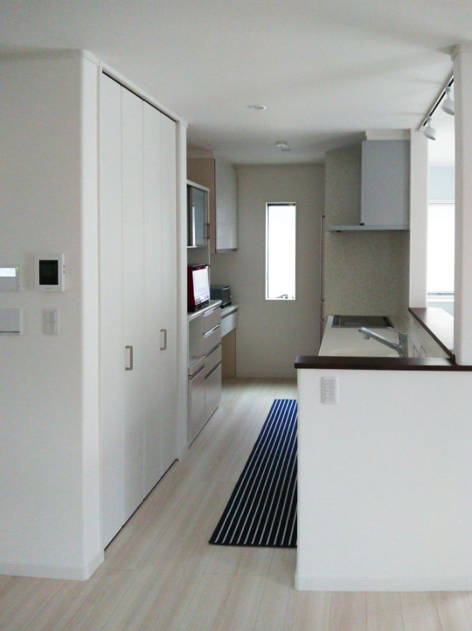 作業効率を考えた配置のキッチン／注文住宅実例