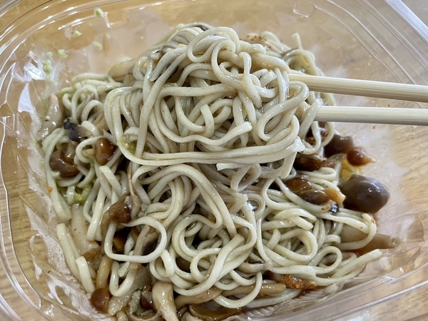 蕎麦を混ぜて手繰る