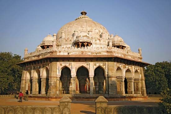 tomb of Isa Khan