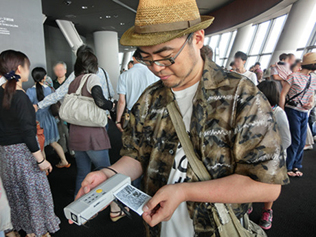 撮るたびにプリントアウトして確認。あらいいじゃない。