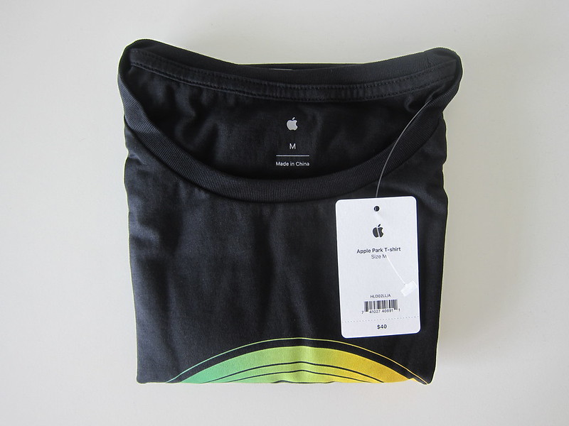 Apple Park T-Shirts - Black - Folded