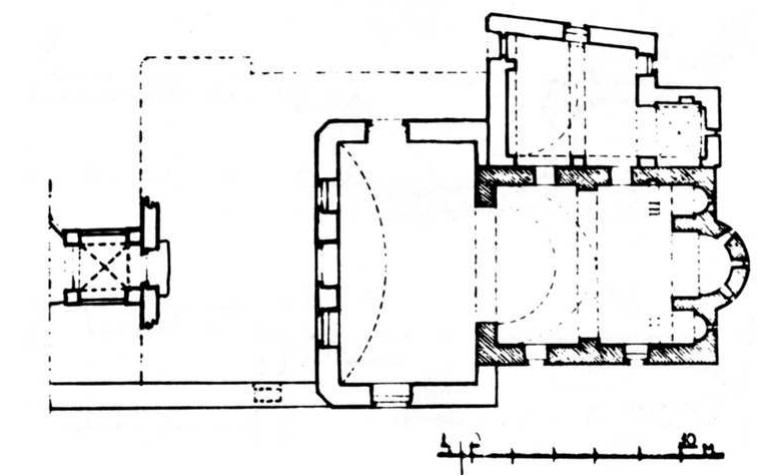 Fig. 9b. Caffa (Féodossia). Monastére Saint-Serge Plan d’aprés H. Khalpakhtchian  tue peut-étre une reproduction malhabile de déambulatoire occidental’®. On peut y ajou- 