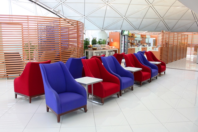 ラウンジの座席