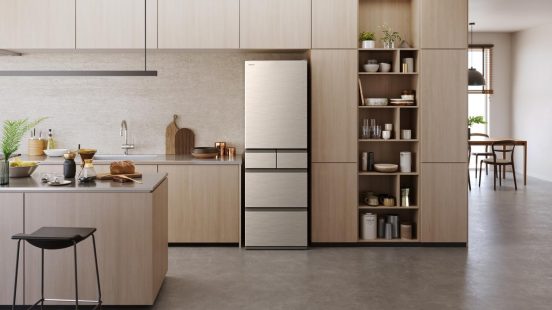 スリムな本体幅でインテリアになじむ！ 日立、シングルドア冷蔵庫「まんなか冷凍 HWSタイプ」など発売