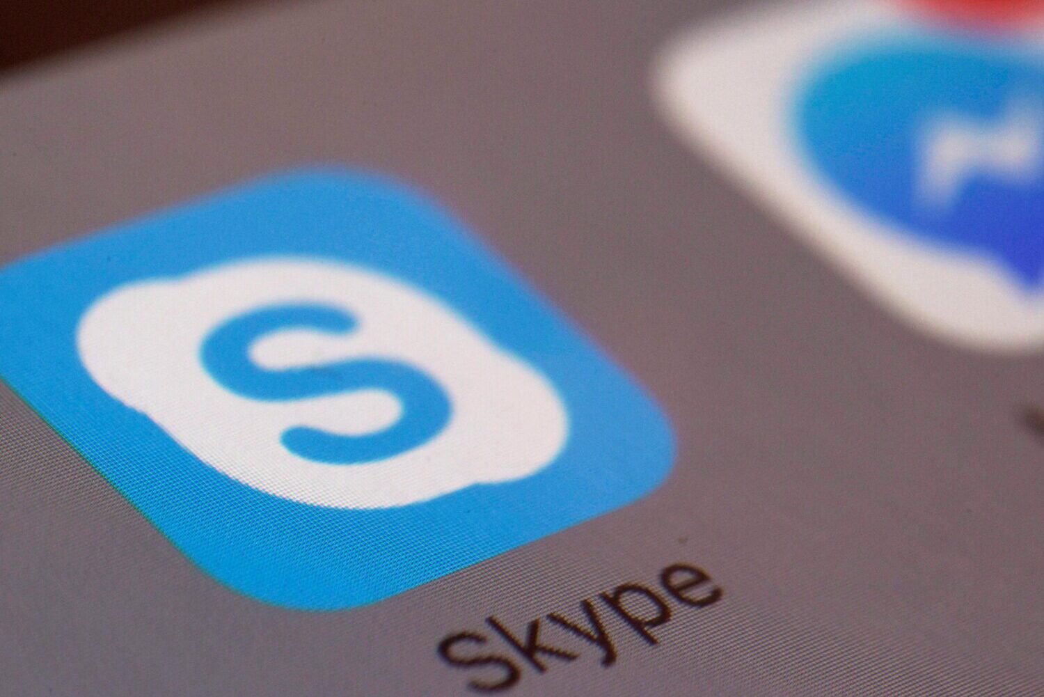 Microsoft Plans to kill Skype, and gives users 10 weeks to move their data.