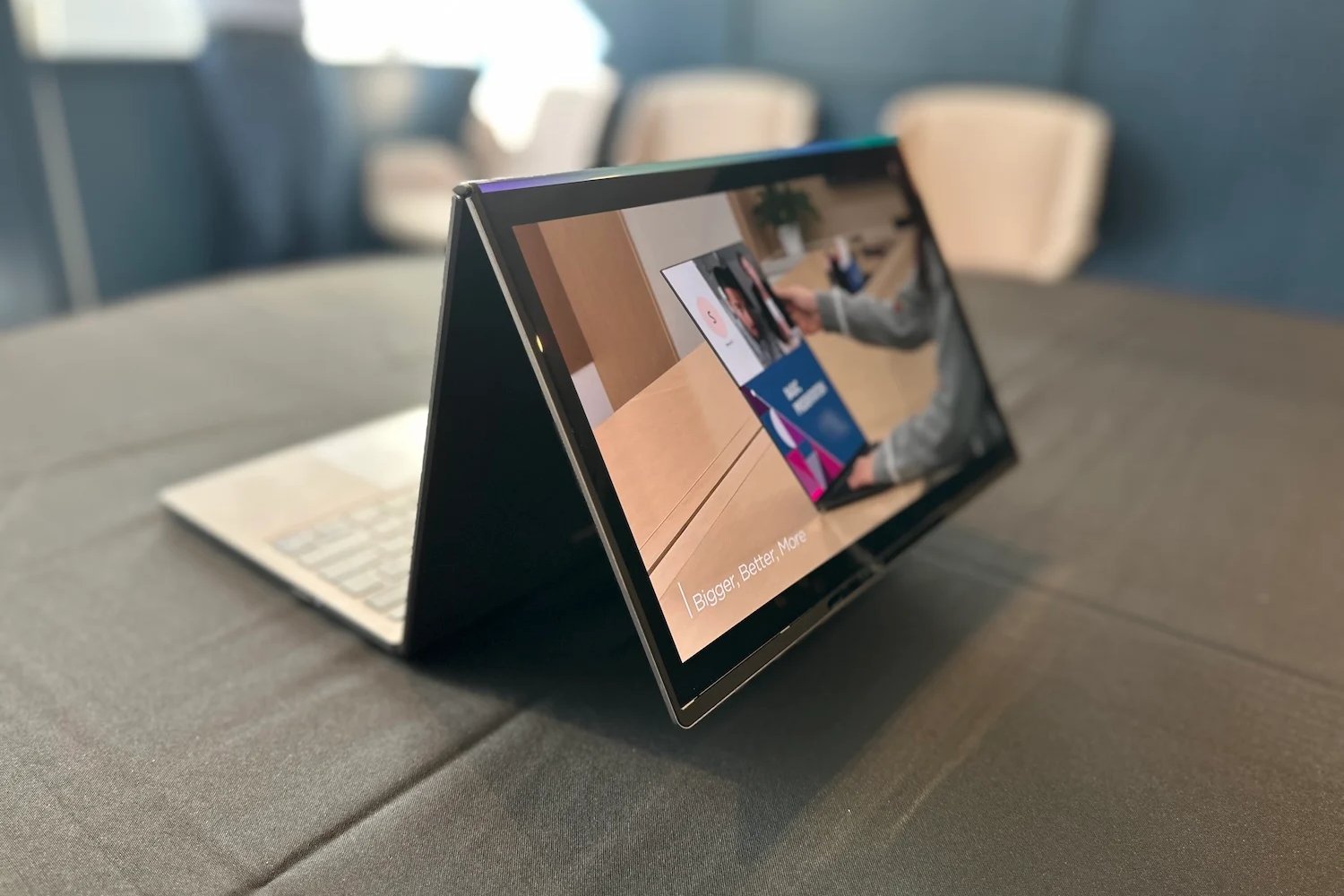 Lenovo flip display