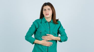 thand ke mausam me stomach flu hota hai.