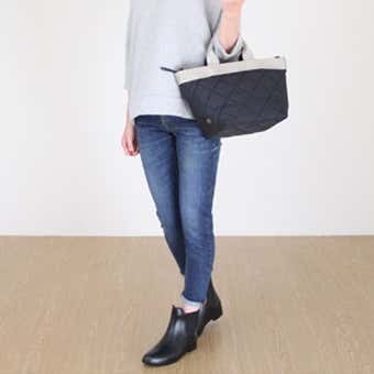 シンプルなレインブーツスタイル