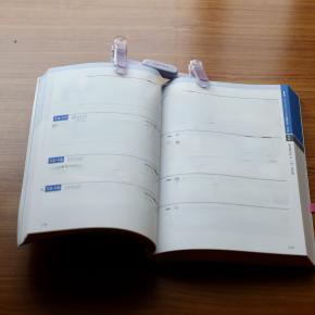 ペンのように持ち運べる ブッククリップ