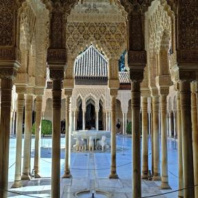 イスラム建築の傑作、アルハンブラ宮殿：訪れる前に知っておきたいこと～Alhambra and Generalife in Granada