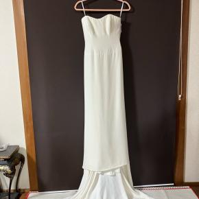 ウエディングドレス 花嫁さんは踊る