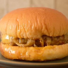 【ローソン】がっつり「肉厚チーズバーガー」実食レビュー