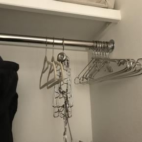 ウォークインクローゼットは広ければいい…は間違いだった！ウォークスルーにしなくてよかった収納、狭い方がよかった、という場所も