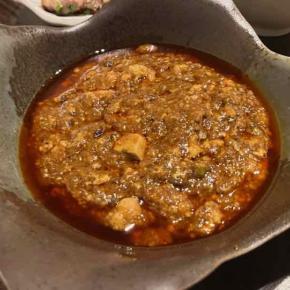 留萌 炭火居酒屋ちょびすけ 麻婆豆腐にエイヒレがいいね