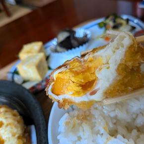 忍野村 たまご食堂 田吾作さんの初タマゴのフライ定食