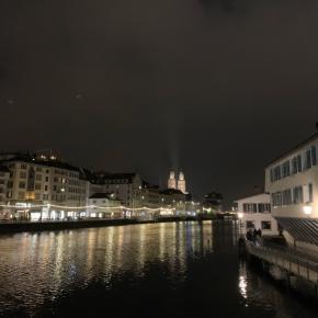 チューリッヒ駅から、ぶらぶら散歩。夜9時、マイナス3度で寒いです