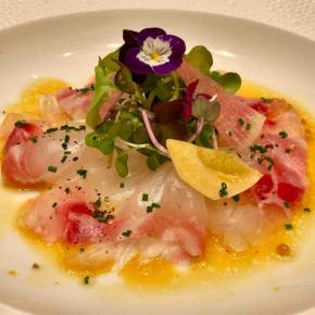 劇場のような空間で光り輝くフレンチコース！Intuition Seto-Umi