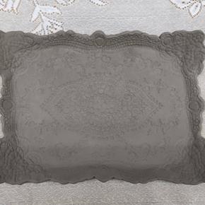 縁の複雑なレース紋角皿★あんまり好きじゃないかも