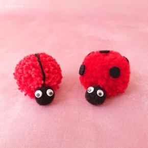 モールヤーンでポンポン