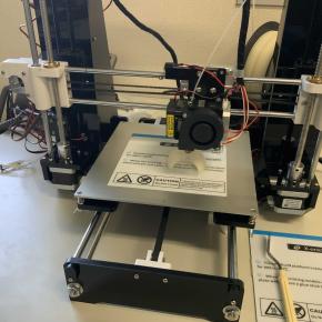 3Dプリンタのプラットフォームにマグネット板タイプを使っています