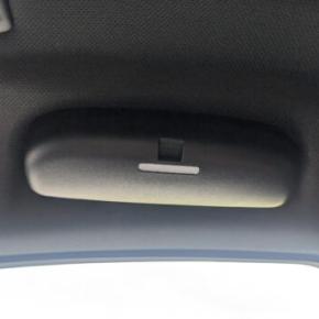 BMW G05 X5にサングラスホルダー装着