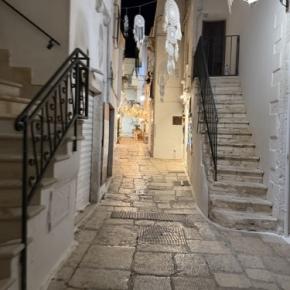 チャーミングな町、チステルニーノにてオレキエッテを食べる