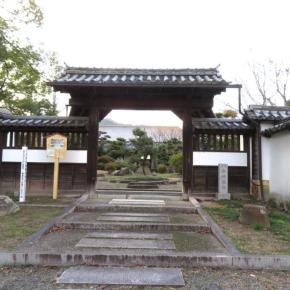 ＜山崎陣屋＞の”城門”を巡るー池田家から本多家の陣屋になり立派な高麗門形式の”陣屋門”が残る