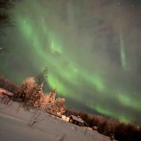 鳥肌のオーロラ⑦ 余韻 -極夜の朝-