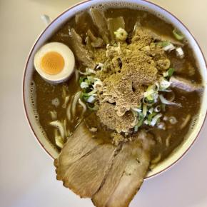 伝説のプロペラチャーシューが帰ってきた！【ラーメン麺雅】待望の復活で「ガチ煮干し（大）」