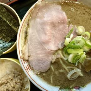 失敗しない朝ラーの歩き方〜青森小柳【青森大勝軒 本店】の「塩大勝軒煮干し&そぼろライス」