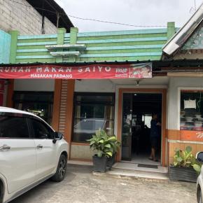 飛び込みで入るパダン料理屋さん