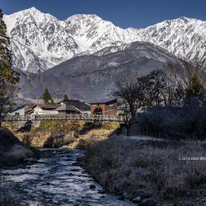 白馬三山と大出の吊橋