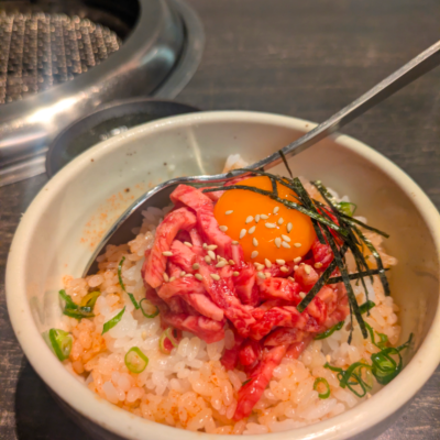 【神戸】餃子に焼肉に…ワイン満喫