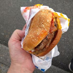 バーガーキング＠キャンプ座間でベーコンバーガーを食べた。 デカい！！