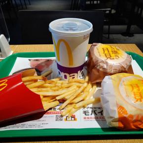 マクドナルドで月見バガーを食べた。やっぱり安い！