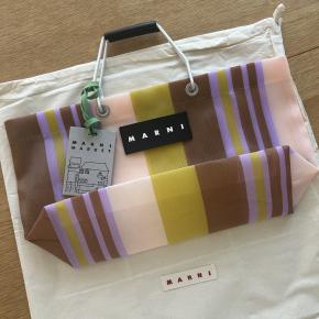 マルニと美術館とカレー