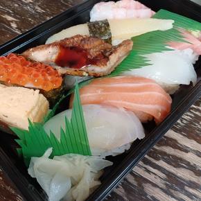 風邪のため､体調が悪く・・・酢飯をと､宅配「握り長次郎」で・・・🍣