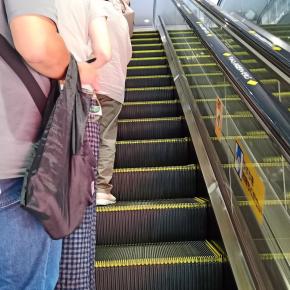 岡山は左だった