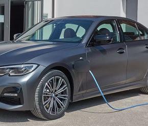 BMW PHEV車で燃費を向上させる方法とは