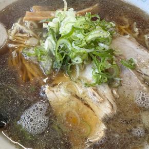 弘前市の人気ラーメン店「文ちゃんラーメン」の超絶品メニュー”だしそば”をいただく