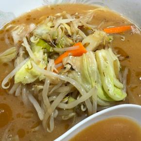 弘前市茂森町にある津軽百年食堂で味わう「田沢食堂」のミソラーメン