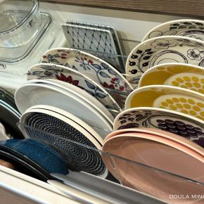 お気に入りのプレートを並べる、重ねる