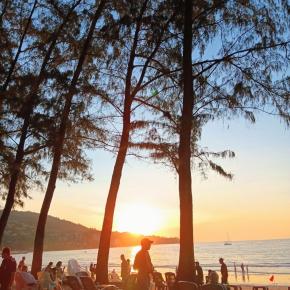 カマラの夕焼け。ミャンマーやタイの地震。 ビールがウメ―！！