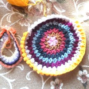 ネックウォ－マ－と円座