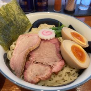 もり中のつけ麺(560g)と萩ノ宮製麺所のペチカ油そば(400g)