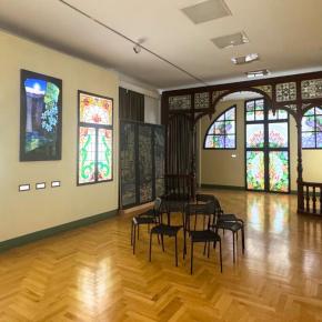 【ブダペストの隠れた美術館】ロート・ミクシャ記念館で、ステンドグラスや当時の暮らしに触れる