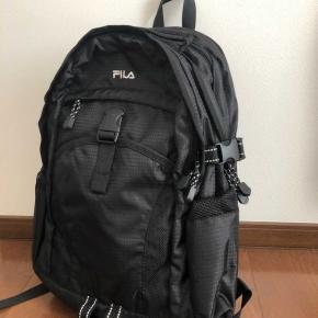 女子高生の通学リュック